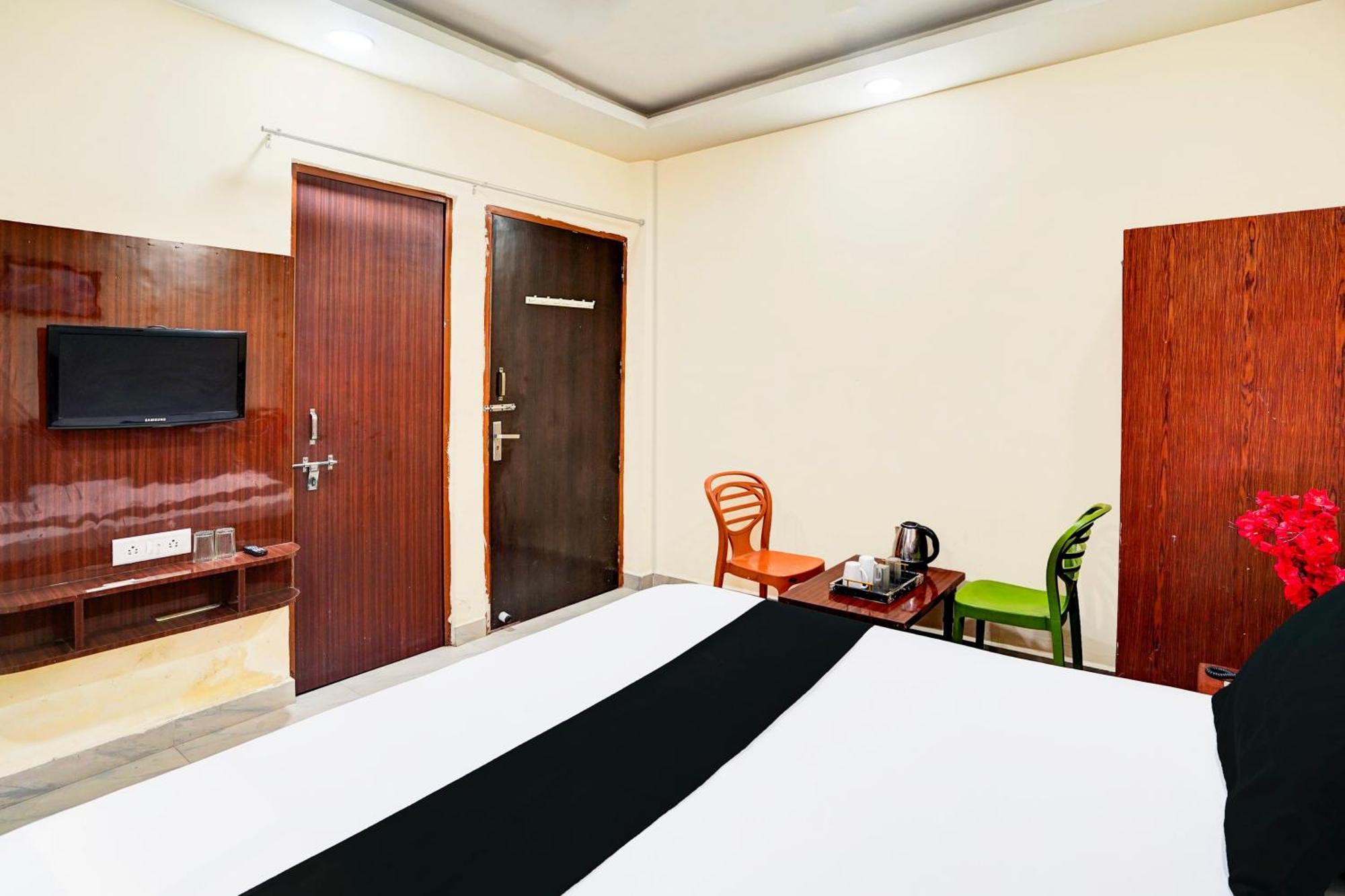 Hotel O Nova Resorts & Luxury Farm Raebareli ภายนอก รูปภาพ