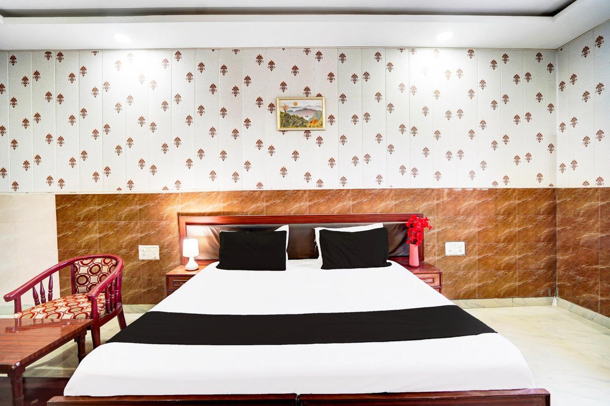 Hotel O Nova Resorts & Luxury Farm Raebareli ภายนอก รูปภาพ