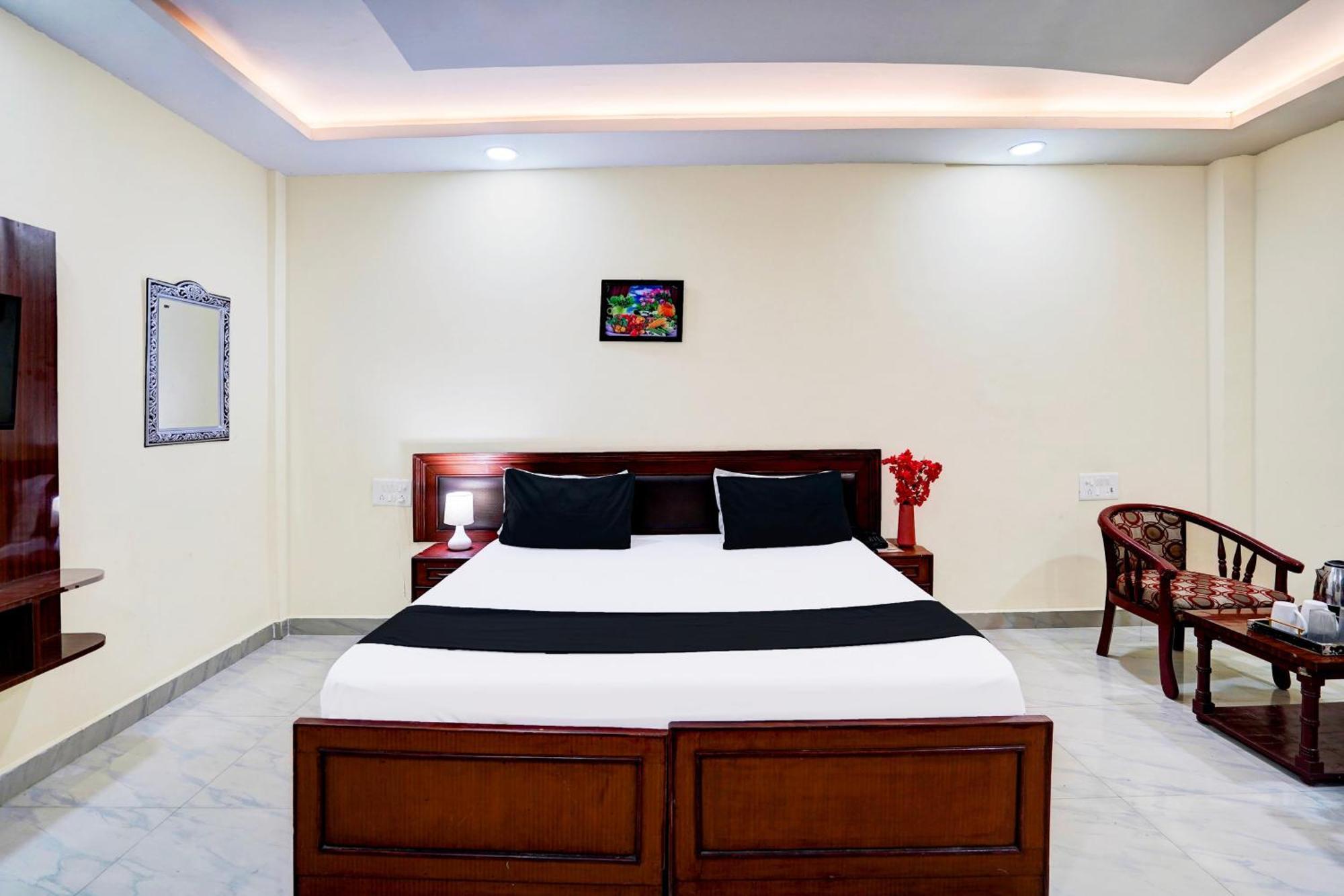 Hotel O Nova Resorts & Luxury Farm Raebareli ภายนอก รูปภาพ